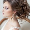Надолу стилове за сватбата на косата